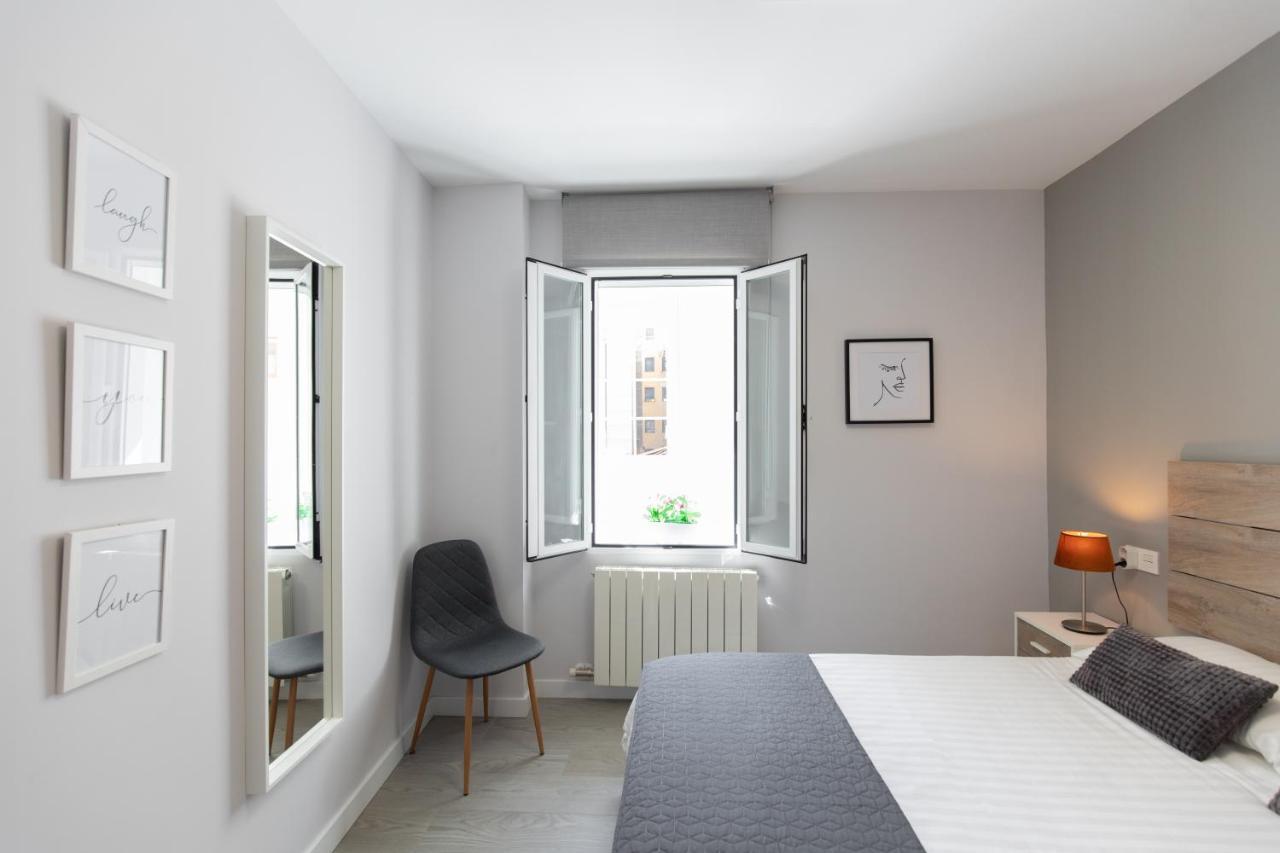 Apartamento Foro Romano Zaragoza Bagian luar foto